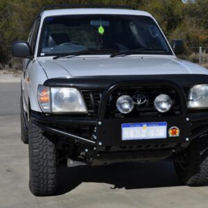 XROX COMP BULL BAR TO SUIT TOYOTA PRADO 90 SERIES WITH FLARES (KZJ95)