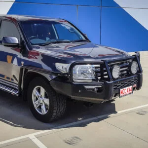 MCC SIDE STEPS & RAIL BLACK TO SUIT TOYOTA LANDCRUISER 2007-2015 SECOND FACE LIFT (SERIES 3 ON)