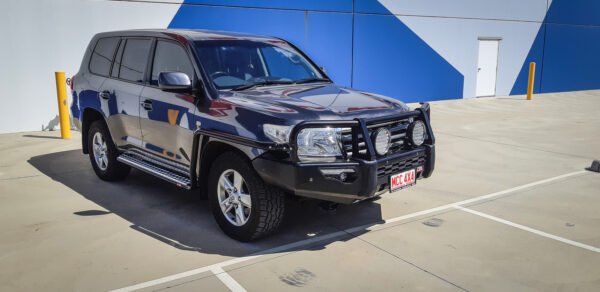 MCC SIDE STEPS & RAIL BLACK TO SUIT TOYOTA LANDCRUISER 2007-2015 SECOND FACE LIFT (SERIES 3 ON)