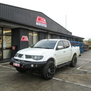 MCC 'ROCKER NO LOOP' BULL BAR W/ FOG & PLATES TO SUIT MITSUBSHI TRITON ML, MN & CHALLENGER (PB-PC)