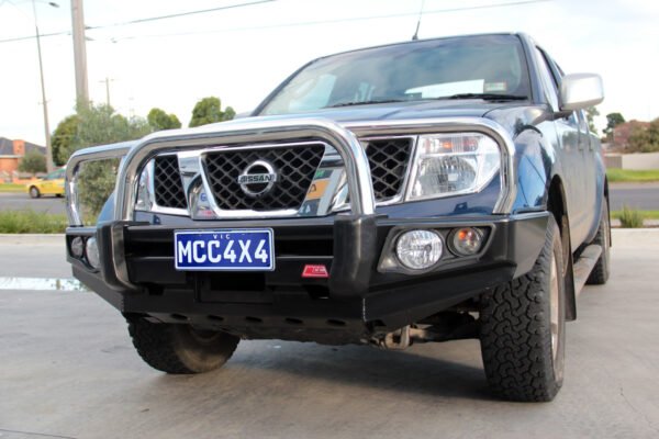 MCC 'FALCON STAINLESS 3 LOOP' BULL BAR OPTIONS TO SUIT NISSAN NAVARA D40 11-14 & PATHFINDER R51 11-13 (SMOOTH)