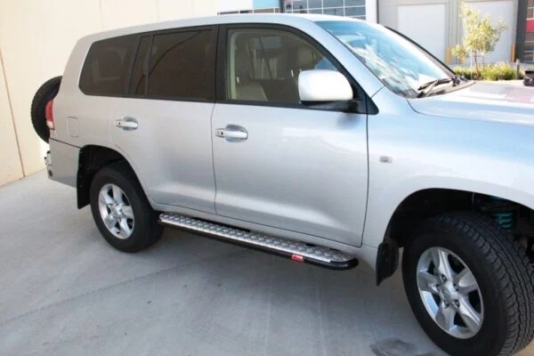 MCC SIDE STEP BLACK TO SUIT TOYOTA LANDCRUISER 200 SERIES 2007-2015 SECOND FACE LIFT (SERIES 3 ON)