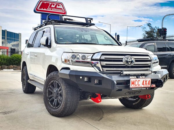 MCC ROCKER NO LOOP BAR W/UBP & FOGS TO SUIT TOYOTA LANDCRUISER 200 SERIES 2016 ON