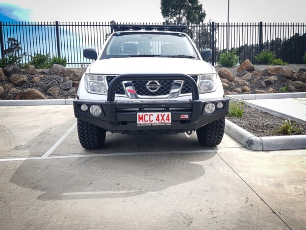 MCC FALCON BLACK SINGLE LOOP W/ PLATES & FOGS TO SUIT NISSAN NAVARA D40 05-15 & PATHFINDER R51 05-10 (GROOVE)