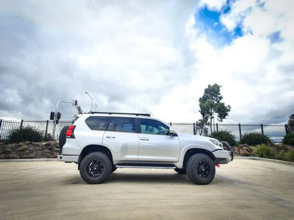 MCC BLACK SIDE STEP TO SUIT TOYOTA LANDCRUISER PRADO 150 SERIES 2018 ON