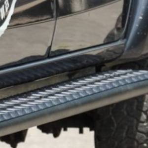 PIAK SIDE STEPS_ AL CHECKER PLATE SILVER ANODIZED ISUZU D-MAX 2012-2017