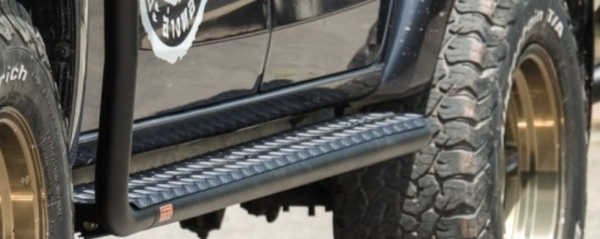 PIAK SIDE STEPS_ AL CHECKER PLATE SILVER ANODIZED ISUZU D-MAX 2012-2017