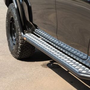 PIAK SIDE STEPS_ AL CHECKER PLATE SILVER ANODIZED NISSAN NAVARA NP300