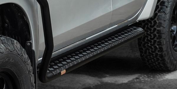 PIAK SIDE STEPS_AL CHECKERPLATE BLACK ANODIZED TO SUIT MITSUBISHI TRITON MQ (2015-2019)