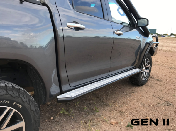 MAX GENII SIDE STEPS TO SUIT TOYOTA HILUX MY19 DUAL CAB