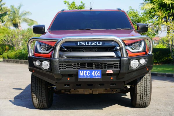 MCC FALCON STAINLESS TRIPLE LOOP BULL BAR - ISUZU DMAX 2020 on