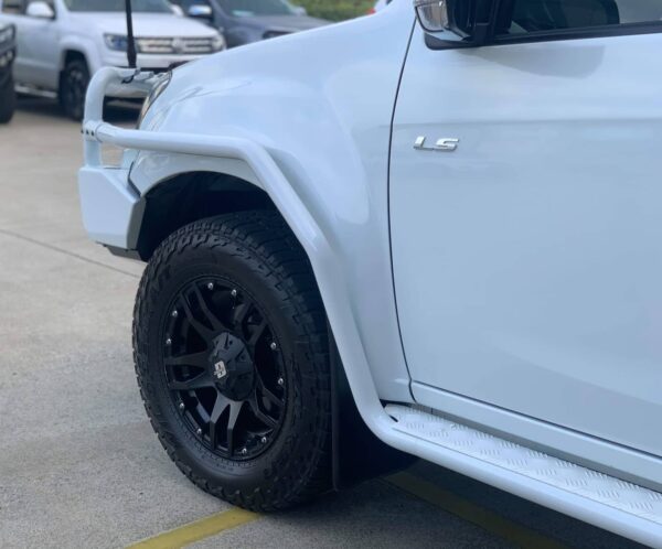 MAX GEN II SIDE STEPS - ISUZU DMAX 2020 ON