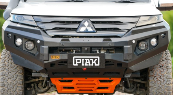 PIAK ELITE NO LOOP BULL BAR W/BLACK TOW POINTS & ORANGE UNDERBODY TO SUIT MITSUBISHI PAJERO SPORT QF (2019-ON)
