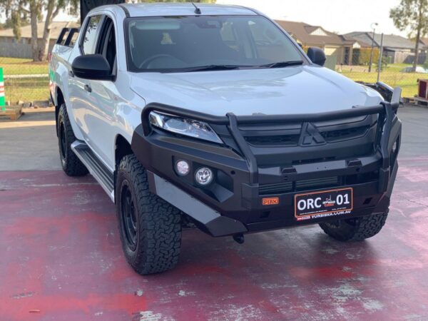 PIAK ELITE POST BAR W/BLACK TOW POINTS & BLACK UBP TO SUIT MITSUBISHI TRITON MR (2018-ON)