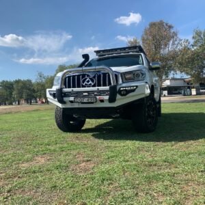 MCC PHEONIX STAINLESS SINGLE LOOP BULLBAR W/UBP & FOGS - LDV T60 2018 ON