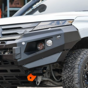 PIAK ELITE NO LOOP BULL BAR W/ORANGE TOW POINTS & BLACK UNDERBODY TO SUIT MITSUBISHI PAJERO SPORT QF (2019-ON)